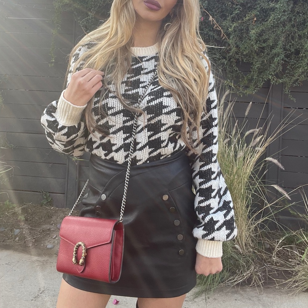 Houndstooth print knit sweater